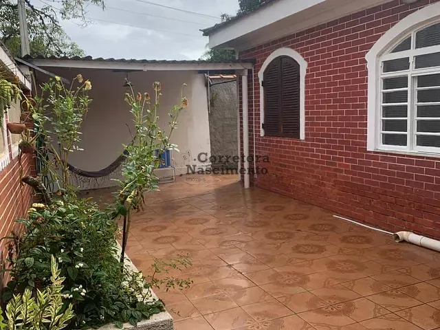 Casa com 354m² 4 quartos e 1 banheiro, à venda, no bairro Jardim Santo Antônio da Boa Vista em Jacareí