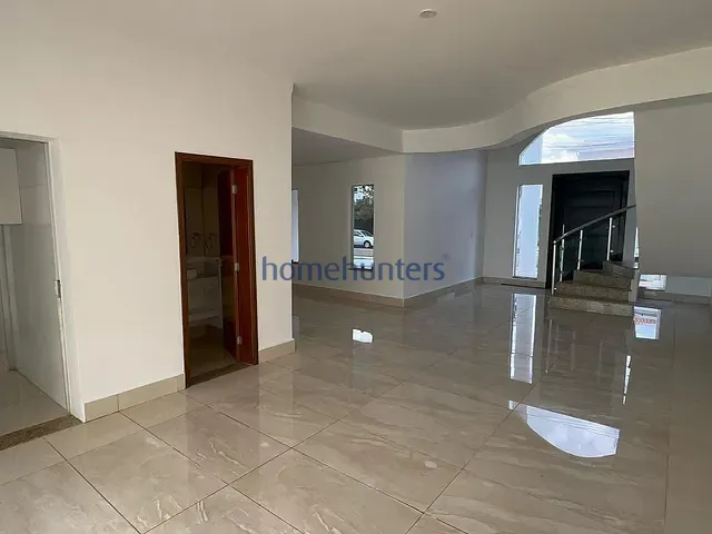 Casa 3 quartos e 5 banheiros, para alugar, no bairro Parque Brasil em Paulínia