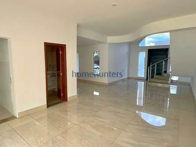 Casa 3 quartos e 5 banheiros, para alugar, no bairro Parque Brasil em Paulínia