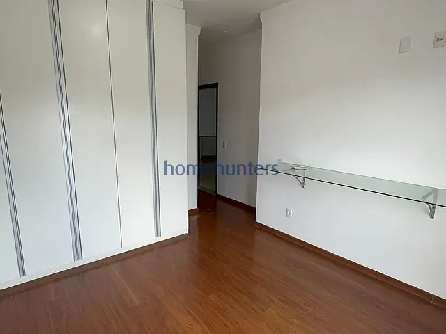 Casa 3 quartos e 5 banheiros, para alugar, no bairro Parque Brasil em Paulínia
