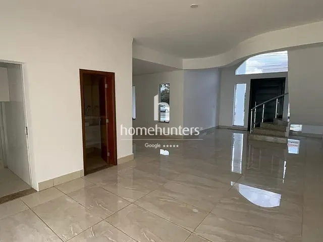 Casa 3 quartos e 5 banheiros, para alugar, no bairro Parque Brasil em Paulínia