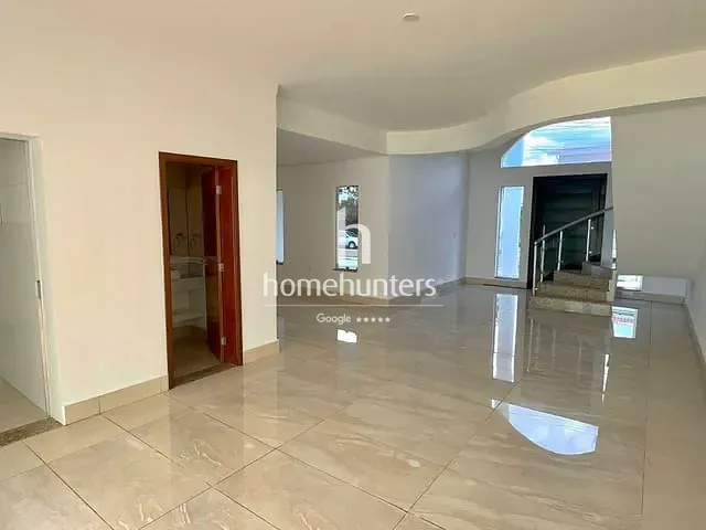 Casa 3 quartos e 5 banheiros, para alugar, no bairro Parque Brasil em Paulínia