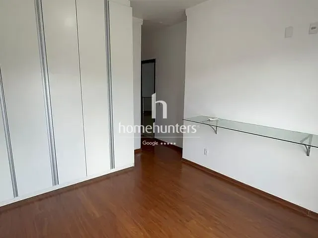 Casa 3 quartos e 5 banheiros, para alugar, no bairro Parque Brasil em Paulínia