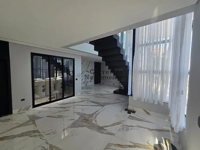 Casa 4 quartos e 5 banheiros, à venda, no bairro Jardim Jacinto em Jacareí