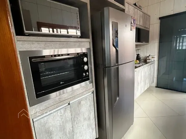 Casa com 250m² 4 quartos e 4 banheiros, à venda, no bairro Vila Branca em Jacareí