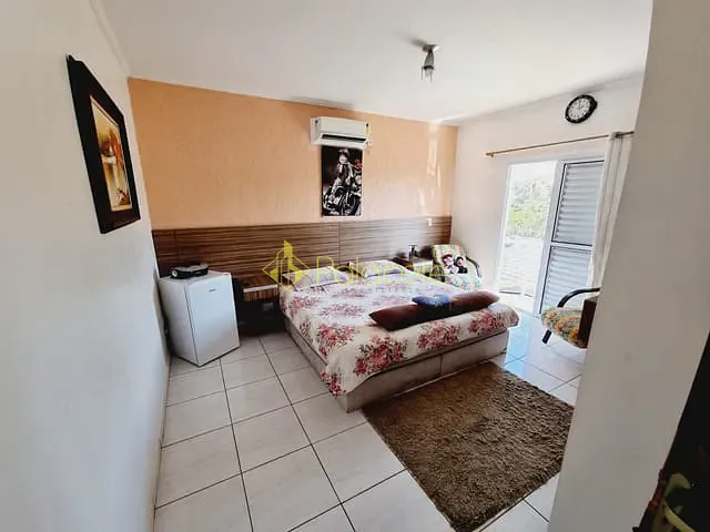 Casa com 350m² 3 quartos e 3 banheiros, à venda, no bairro Campos Elíseos em Taubaté