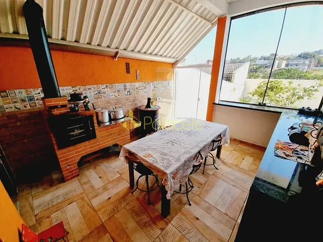 Casa com 350m² 3 quartos e 3 banheiros, à venda, no bairro Campos Elíseos em Taubaté
