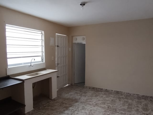 Foto do Casa - 1 Quarto e Cozinha para Alugar  – Próximo ao Zoológico de Guarulhos! | Imobiliária Compare