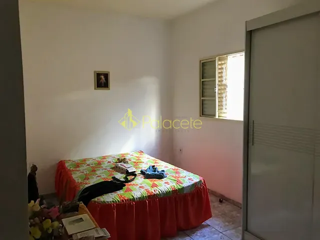 Casa 2 quartos e 1 banheiro, à venda, no bairro Parque São Domingos em Pindamonhangaba