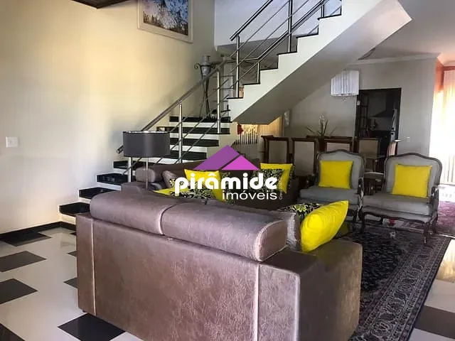 Casa com 360m² 3 quartos e 5 banheiros, à venda, no bairro Vila Branca em Jacareí