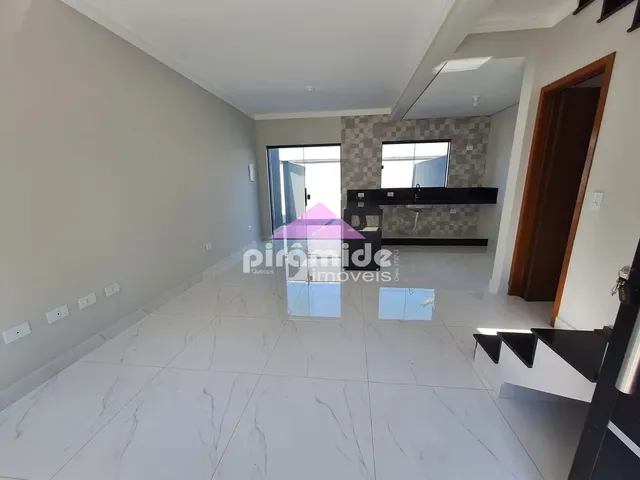 Casa com 73m² 2 quartos e 1 banheiro, à venda, no bairro Capricórnio em Caraguatatuba