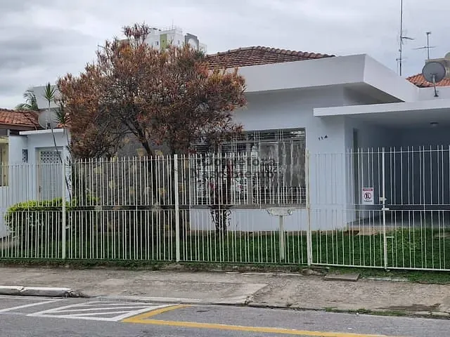 Casa com 300m² 3 quartos e 2 banheiros, à venda, no bairro Jardim Pereira do Amparo em Jacareí
