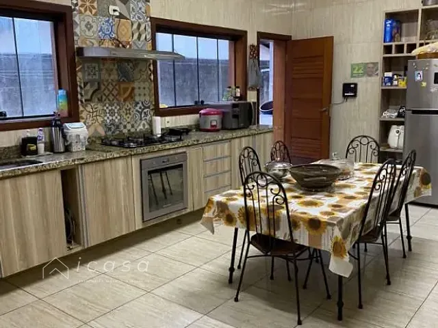 Casa com 890m² 4 quartos e 4 banheiros, à venda, no bairro Jardim das Nações em Taubaté