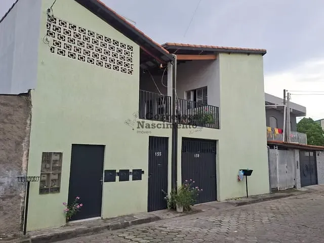 Casa com 250m² 10 quartos e 4 banheiros, à venda, no bairro Vila Machado em Jacareí