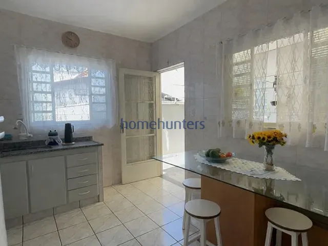 Casa 4 quartos e 3 banheiros, à venda, no bairro Vila Teixeira em Campinas