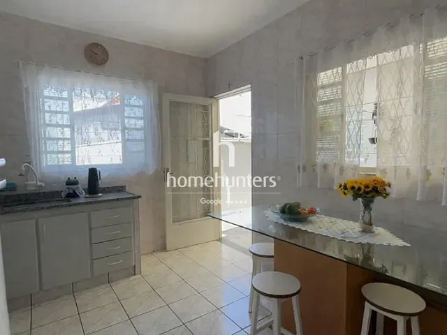Casa 4 quartos e 3 banheiros, à venda, no bairro Vila Teixeira em Campinas