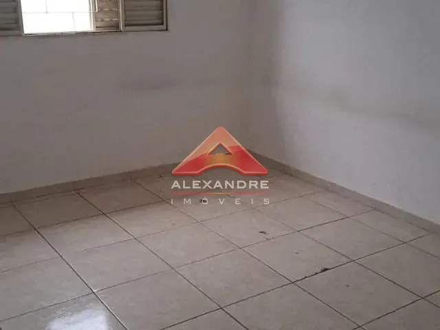 Casa com 211m² 2 quartos e 1 banheiro, à venda, no bairro Jardim das Cerejeiras em São José dos Campos
