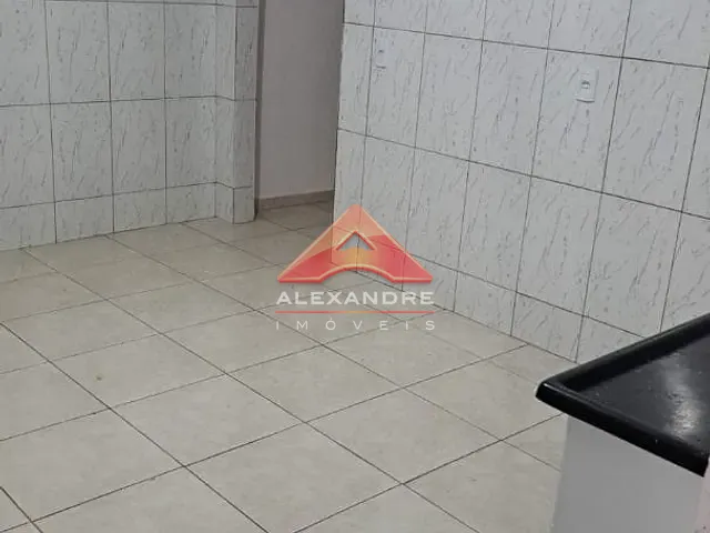 Casa com 211m² 2 quartos e 1 banheiro, à venda, no bairro Jardim das Cerejeiras em São José dos Campos