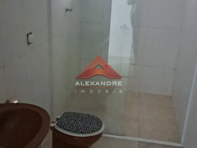 Casa com 211m² 2 quartos e 1 banheiro, à venda, no bairro Jardim das Cerejeiras em São José dos Campos