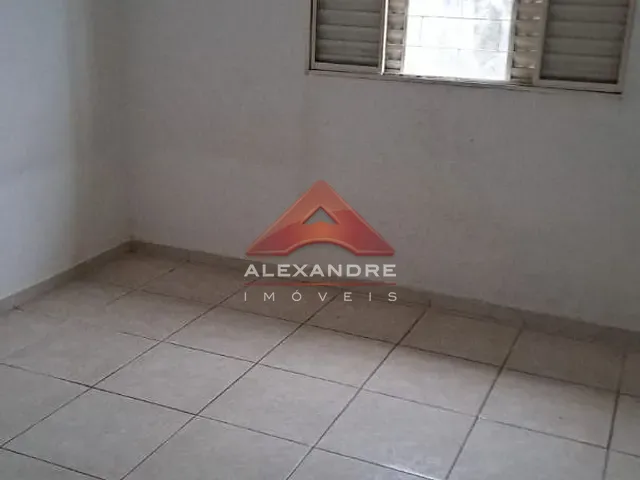Casa com 211m² 2 quartos e 1 banheiro, à venda, no bairro Jardim das Cerejeiras em São José dos Campos