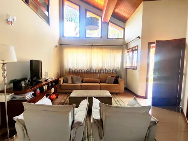 Casa 3 quartos e 5 banheiros, à venda, no bairro Villa Moletta em Valinhos