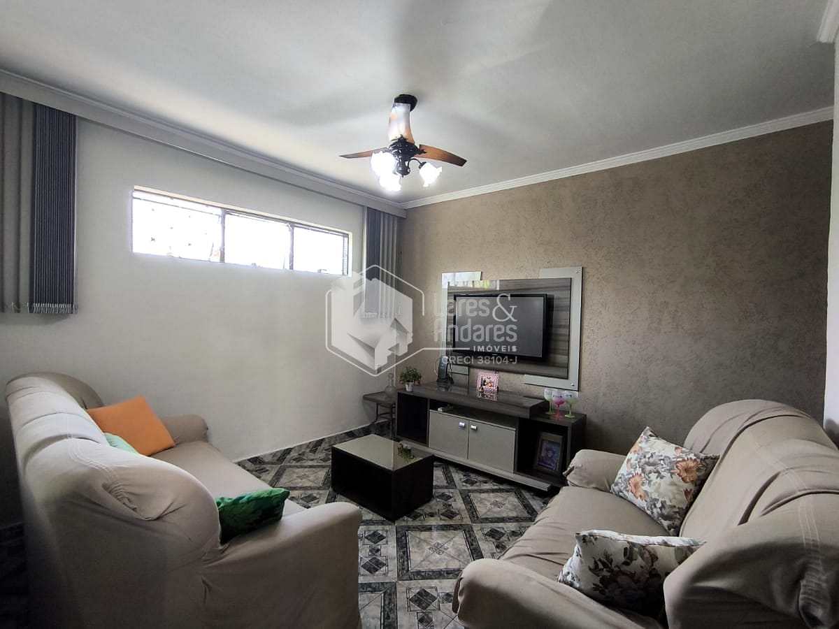 Casa à venda com 2 quartos, 101m² - Foto 1