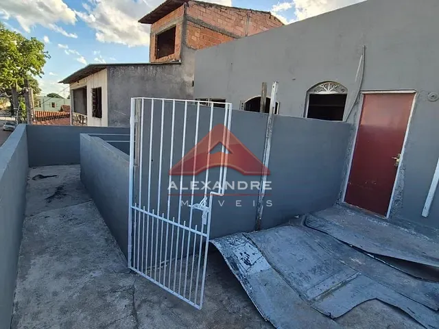 Casa com 200m² 3 quartos e 1 banheiro, à venda, no bairro Residencial Tatetuba em São José dos Campos