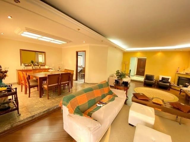 Casa com 360m² 4 quartos e 6 banheiros, à venda, no bairro Alphaville em Santana de Parnaíba