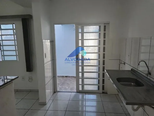 Casa com 177m² 8 quartos e 3 banheiros, à venda ou para alugar, no bairro Centro em São José Dos Campos