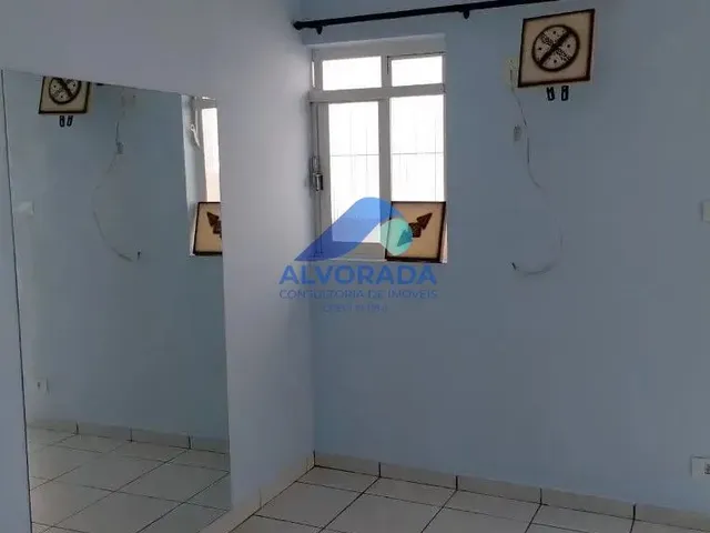 Casa com 177m² 8 quartos e 3 banheiros, à venda ou para alugar, no bairro Centro em São José Dos Campos