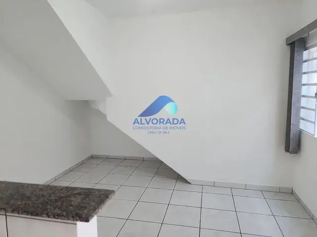 Casa com 177m² 8 quartos e 3 banheiros, à venda ou para alugar, no bairro Centro em São José Dos Campos