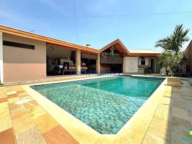 Casa com 301m² 4 quartos e 4 banheiros, à venda, no bairro Jardim Maria Helena em Nova Odessa