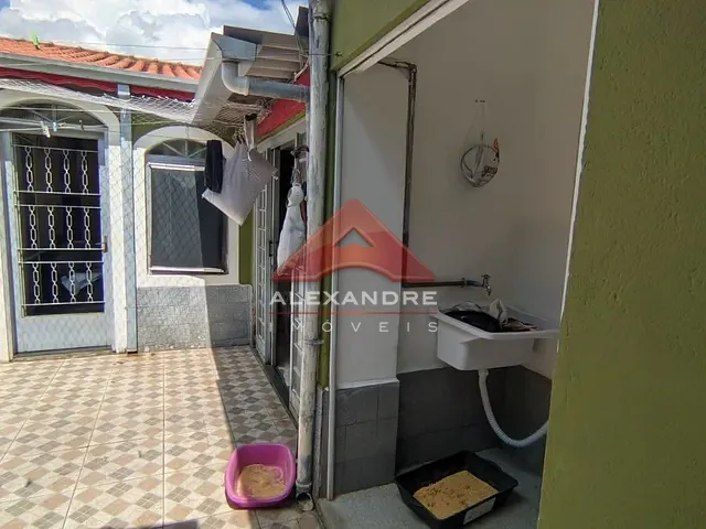 Casa com 300m² 3 quartos e 3 banheiros, à venda, no bairro Monte Castelo em São José dos Campos