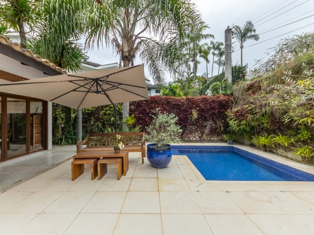 Casa com 650m² 5 quartos e 5 banheiros, à venda, no bairro Jardim Vitória Régia em São Paulo