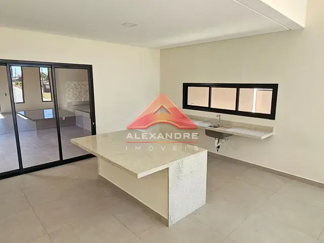Casa com 250m² 3 quartos e 1 banheiro, à venda, no bairro Recanto dos Eucaliptos em São José dos Campos