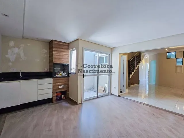 Casa 2 quartos e 3 banheiros, à venda ou para alugar, no bairro Jardim Santa Maria em Jacareí