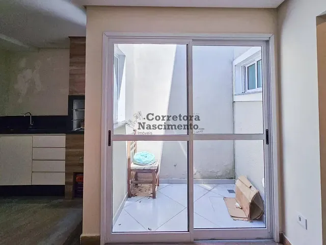 Casa 2 quartos e 3 banheiros, à venda ou para alugar, no bairro Jardim Santa Maria em Jacareí