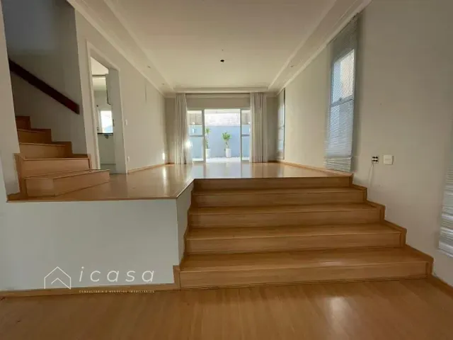 Casa com 244m² 3 quartos e 5 banheiros, à venda, no bairro Vila Oliveira em Mogi das Cruzes