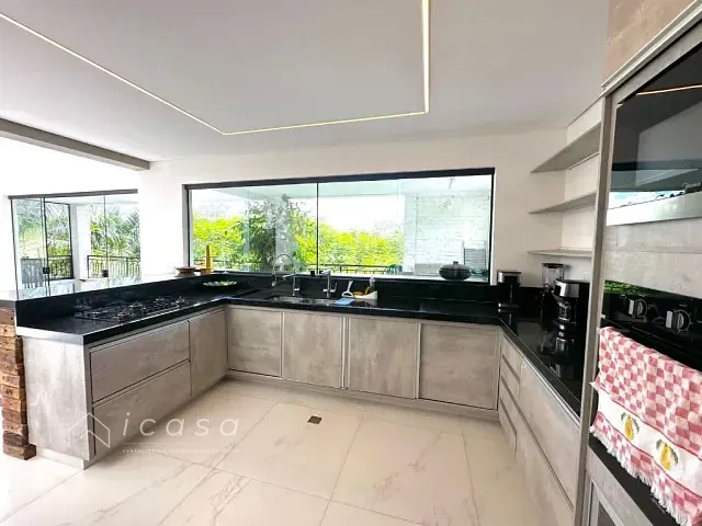 Casa com 1000m² 4 quartos e 5 banheiros, à venda ou para alugar, no bairro Canaã em Jambeiro