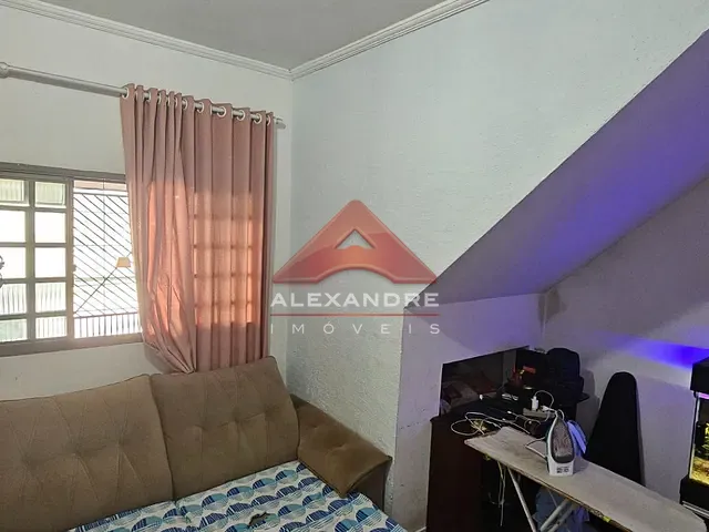 Casa com 125m² 4 quartos e 2 banheiros, à venda, no bairro Jardim Ismênia em São José dos Campos