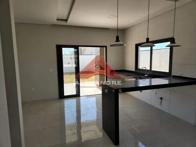 Casa com 250m² 3 quartos e 1 banheiro, à venda, no bairro Residencial Colinas em Caçapava