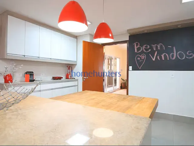 Casa 5 quartos e 3 banheiros, à venda, no bairro Vila Brandina em Campinas
