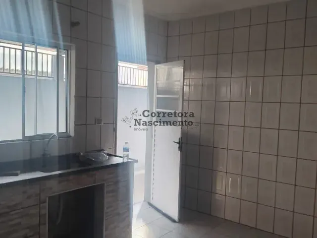 Casa 2 quartos e 2 banheiros, para alugar, no bairro Bandeira Branca em Jacareí
