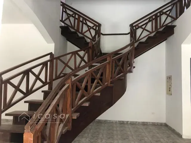 Casa com 539m² 5 quartos e 6 banheiros, à venda ou para alugar, no bairro Sumaré em Caraguatatuba