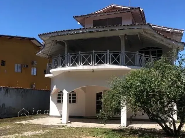 Casa com 539m² 5 quartos e 6 banheiros, à venda ou para alugar, no bairro Sumaré em Caraguatatuba