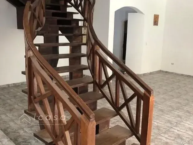 Casa com 539m² 5 quartos e 6 banheiros, à venda ou para alugar, no bairro Sumaré em Caraguatatuba