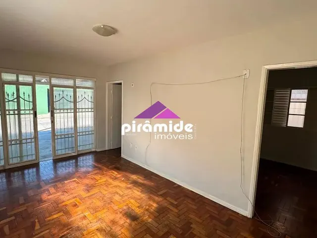 Casa com 200m² 3 quartos e 1 banheiro, para alugar, no bairro Jardim Ismênia em São José Dos Campos