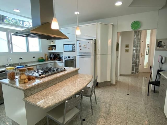 Casa com 830m² 4 quartos e 11 banheiros, à venda, no bairro Alphaville Residencial Zero em Barueri