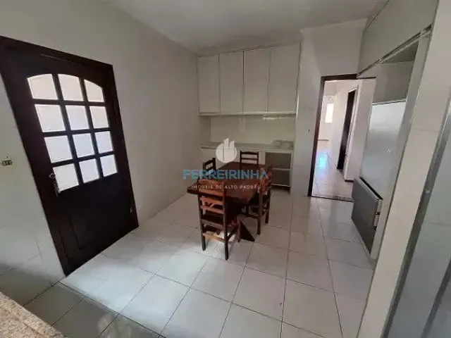 Casa com 325m² 3 quartos e 1 banheiro, para alugar, no bairro Urbanova em São José Dos Campos
