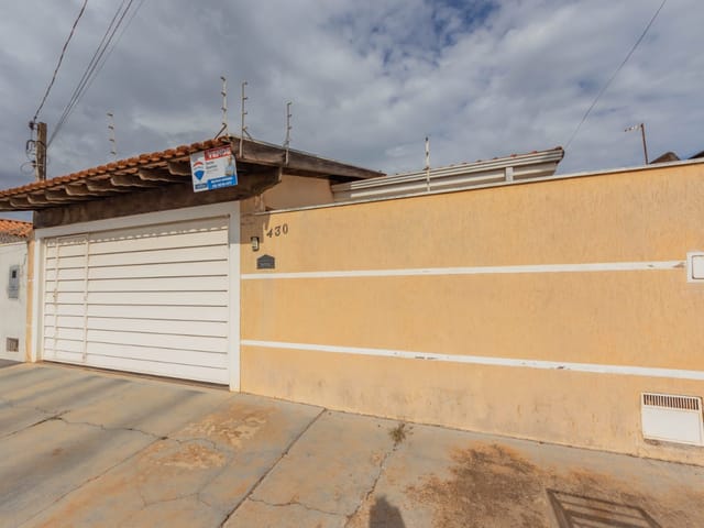Foto do Casa - Casa tipo para venda em Jardim Santo Antônio com 3 quartos, 137m² | Lares e Andares Imóveis